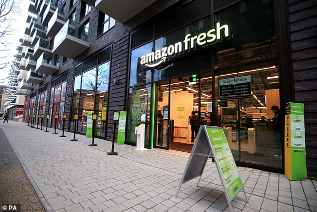 Amazon membuka toko pertamanya 