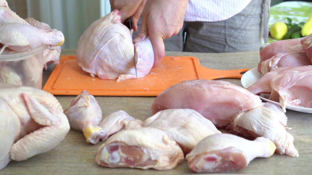 Wabah Listeria terkait dengan ayam pra-masak menyebabkan 1 kematian dan 3 rawat inap