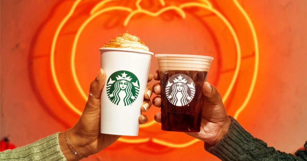 The Pumpkin Spice Latte hadir kembali di Starbucks pada hari Selasa, karena bulan Agustus akan segera tiba