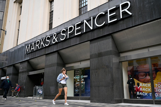 Toko Marks and Spencer. 