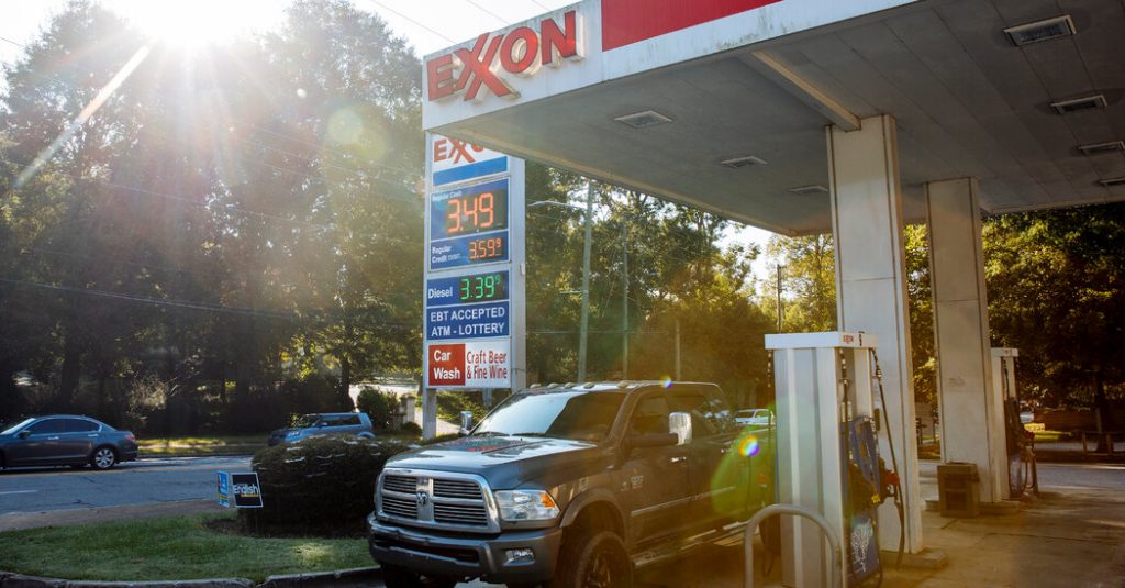 ExxonMobil dan Chevron melaporkan keuntungan yang lebih tinggi