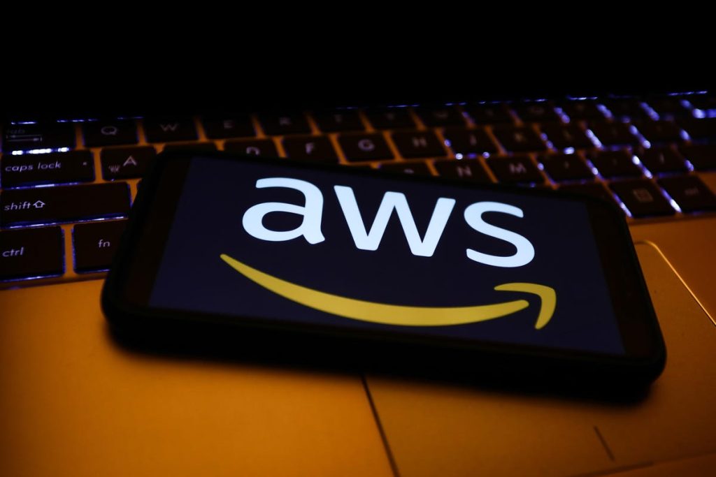 Pemadaman besar-besaran di AWS menyebabkan kekacauan dalam operasi Amazon sendiri, menyoroti bahaya komputasi awan