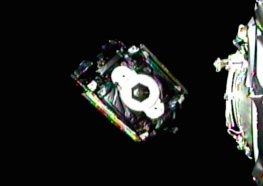 Satelit SES 9 terpisah dari roket Falcon 9 ke orbit dengan titik ketinggian yang diharapkan sekitar 39.300 kilometer (24.400 mil), titik rendah 290 kilometer (180 mil) dan kemiringan 28 derajat.  Karena keputusan untuk membakar tahap kedua di ambang penipisan, ada sedikit ketidakpastian tentang parameter orbital berdasarkan kinerja yang tepat dari peluncur.