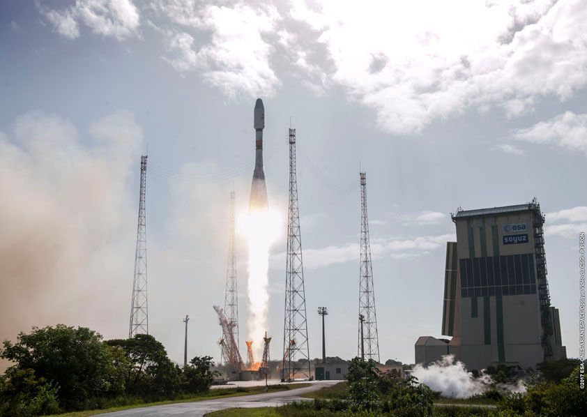 Pembaruan: Arianespace akan meluncurkan dua satelit navigasi Eropa pada roket Soyuz pada hari Jumat.  Tonton langsung.