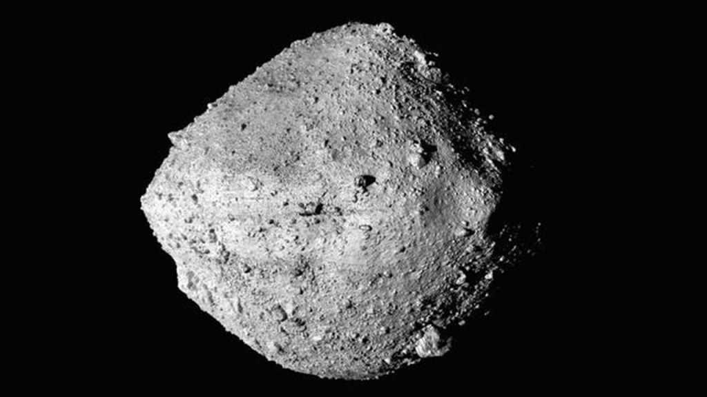 Sebuah asteroid besar "berpotensi berbahaya" akan melewati Bumi pada hari Selasa