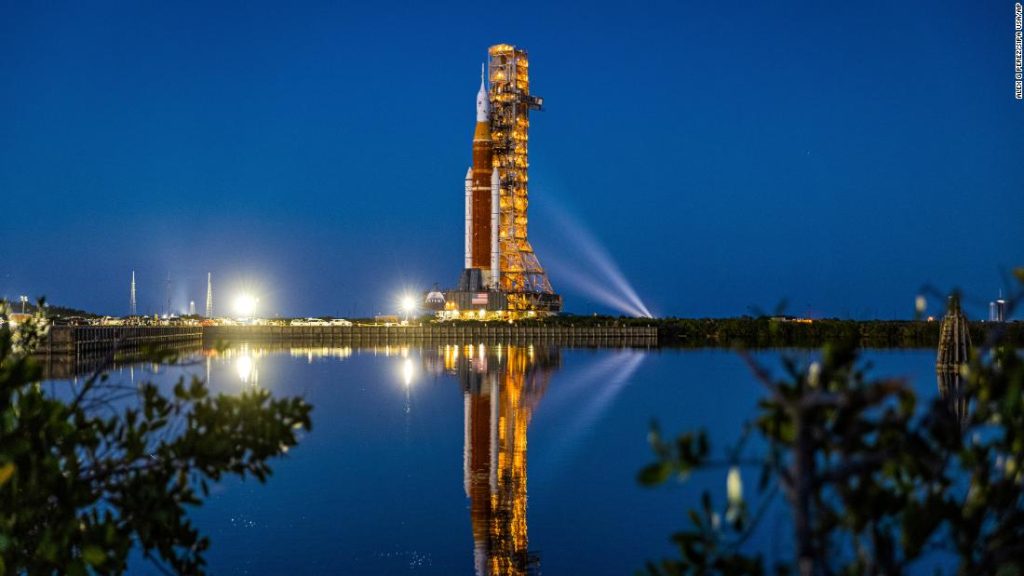 NASA meluncurkan roket raksasa Artemis I bulan untuk meluncurkan landasan