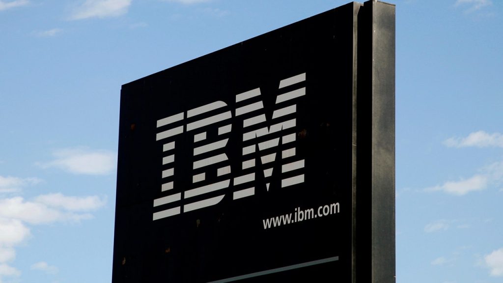 Pendapatan IBM naik 8% karena momentum berkelanjutan dalam bisnis cloud hybrid
