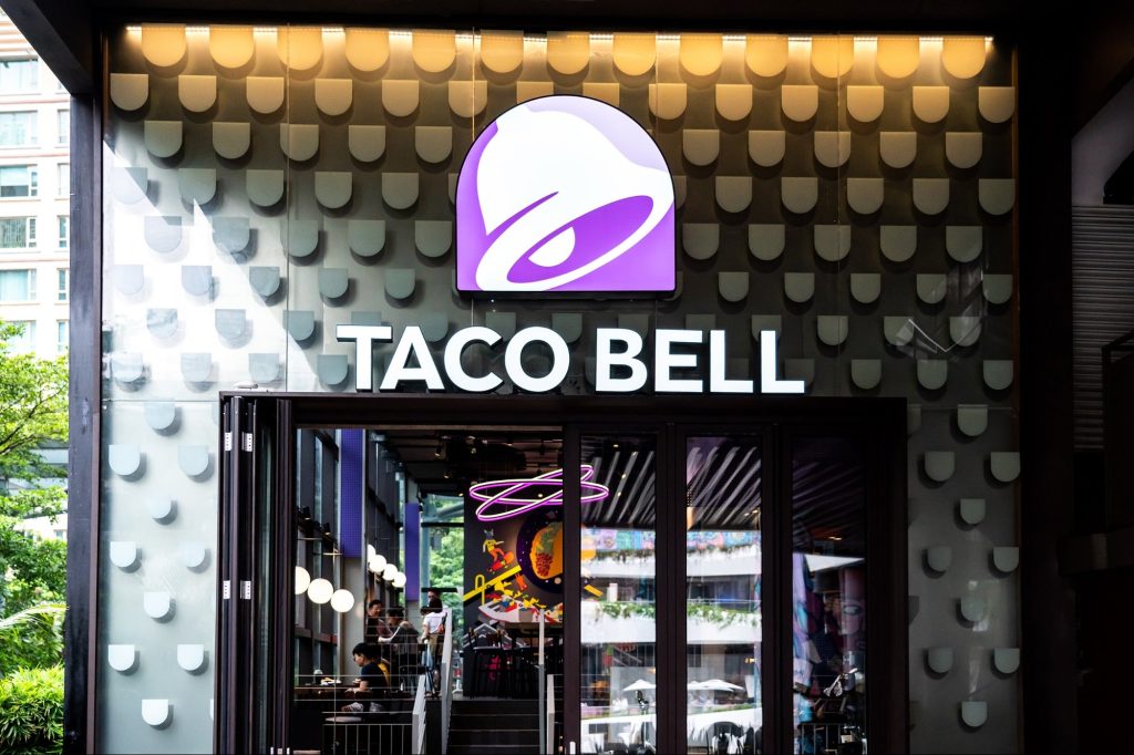 Penantian berakhir saat para penggemar merayakan kembalinya item menu favorit kultus Taco Bell: 'Nature Heals'