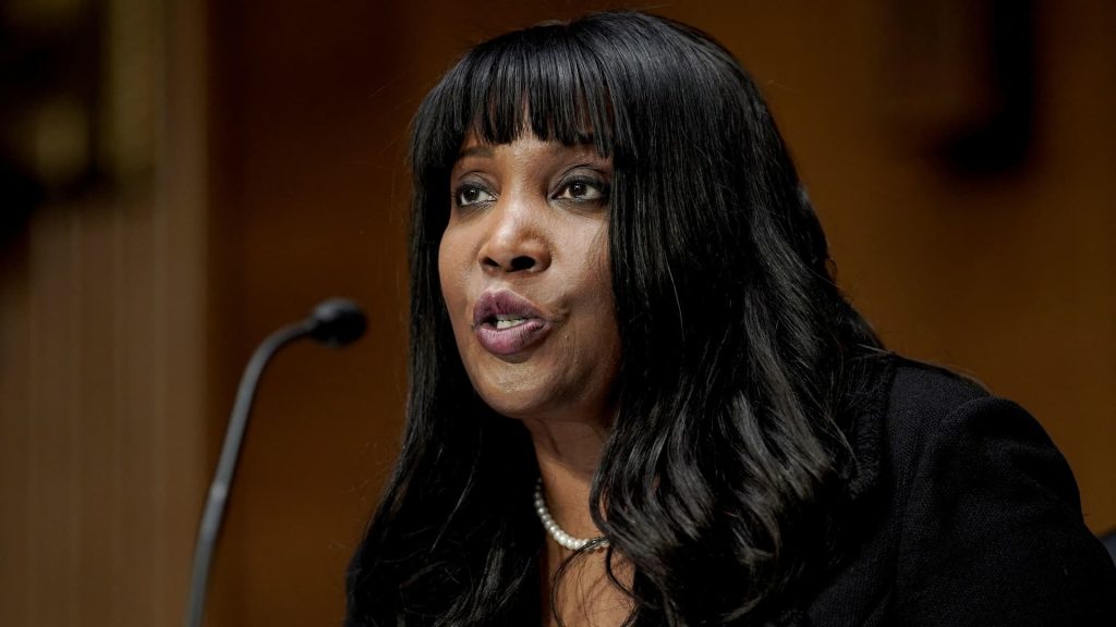 Senat mengkonfirmasi Lisa Cook adalah wanita kulit hitam pertama di Federal Reserve