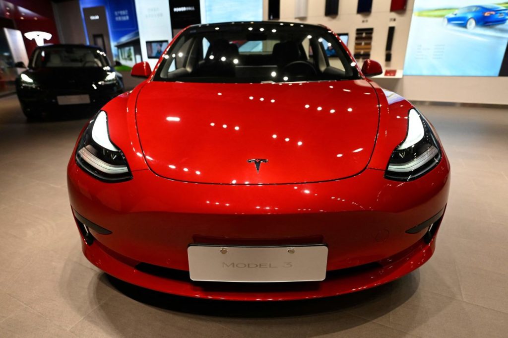 Tesla menarik kembali mobil batch kedua di China karena masalah keamanan