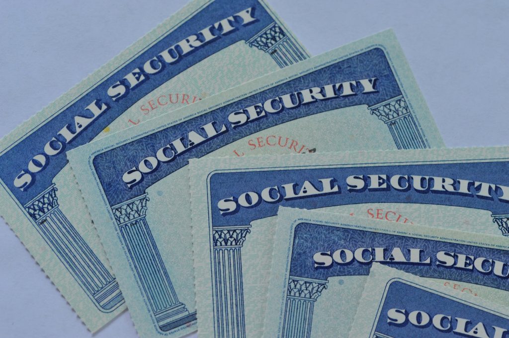 Social Security cards 2_GettyImages-488652936