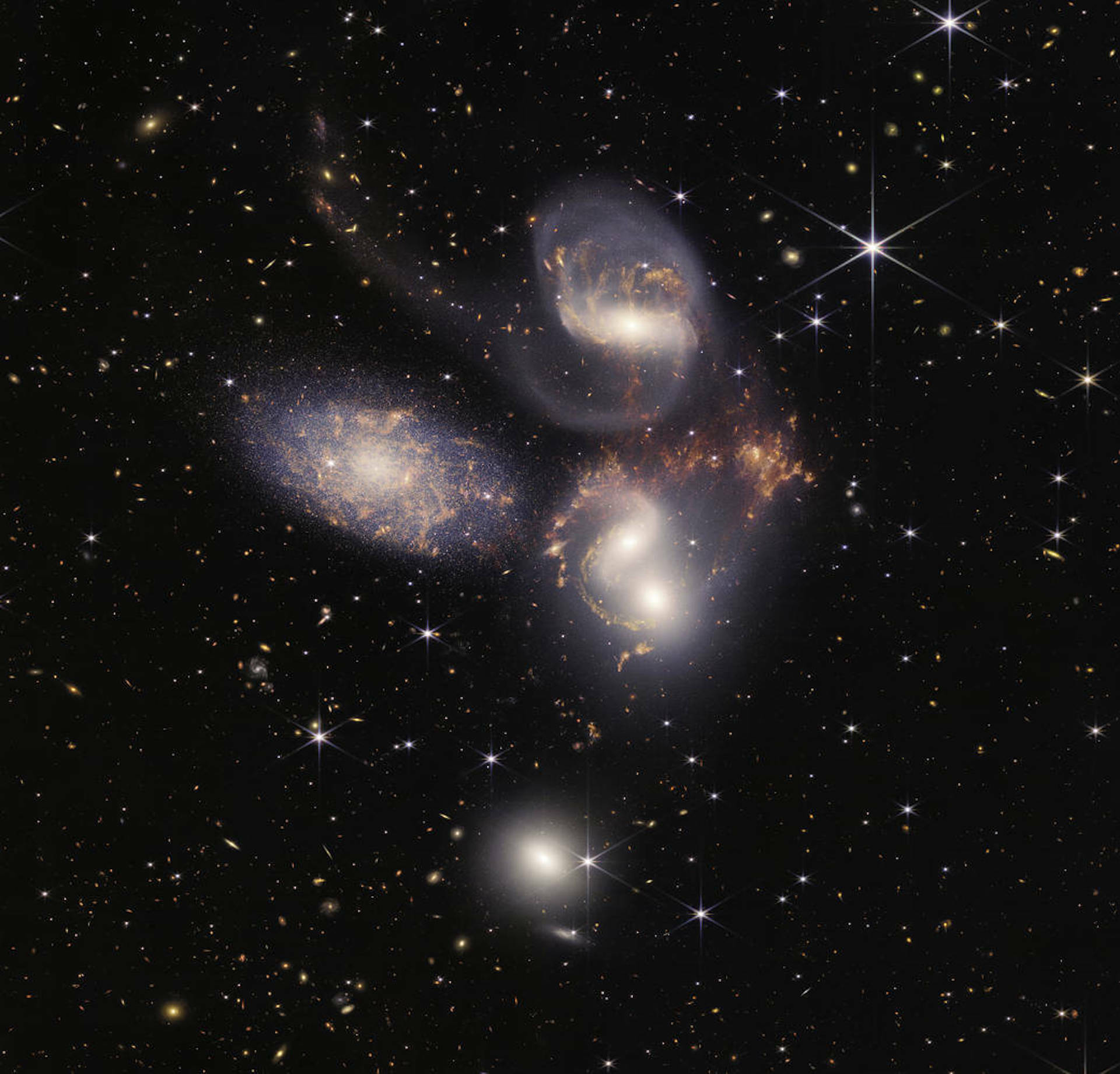 Sekelompok galaksi yang dicitrakan berdekatan oleh Teleskop James Webb.