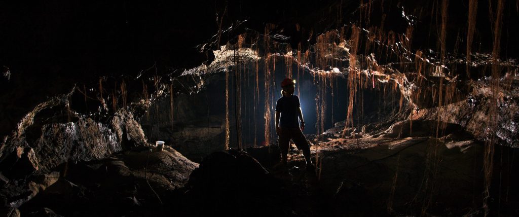 'Materi gelap' mikroba purba - ribuan spesies bakteri tak dikenal ditemukan di gua lava Hawaii