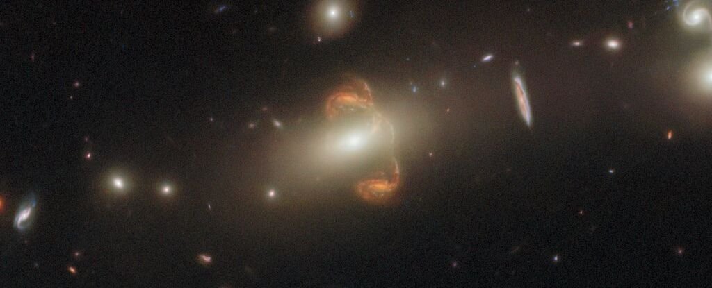 Gambar luar biasa dari Hubble mengungkapkan 'cermin' galaksi yang aneh