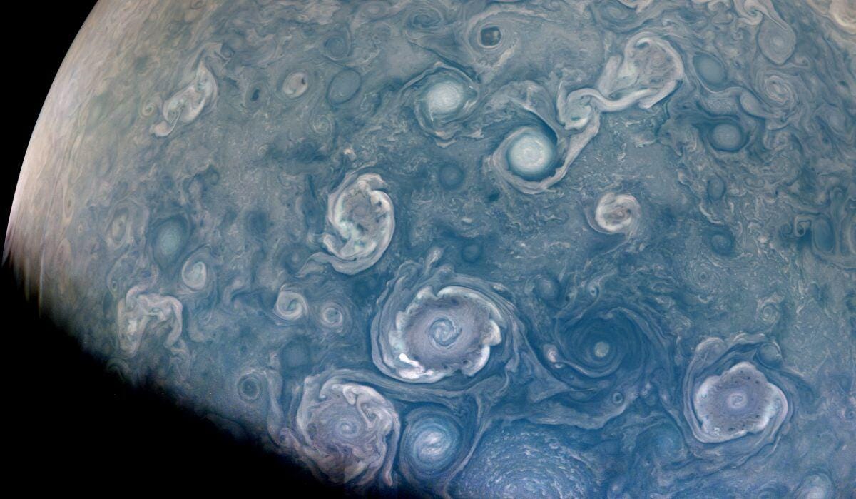 Gambar NASA tentang pusaran seperti pusaran yang mewakili badai raksasa di Jupiter.