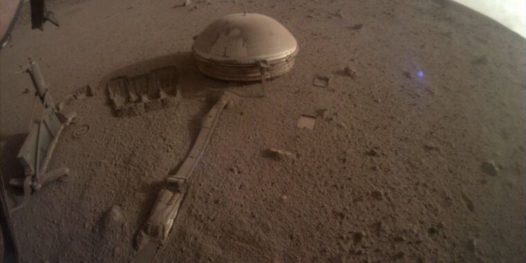 Setelah perjuangan panjang dengan debu Mars, penyelidikan InSight NASA menjadi tenang