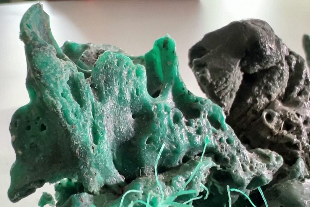 Batuan plastik 'mengerikan' ditemukan di sebuah pulau terpencil di Brasil