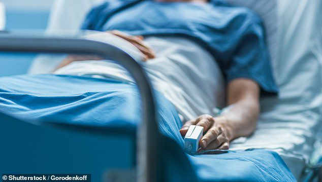 Sebuah studi yang diterbitkan dalam jurnal Critical Care menemukan bahwa 15 persen pasien yang disurvei memiliki pengalaman mendekati kematian