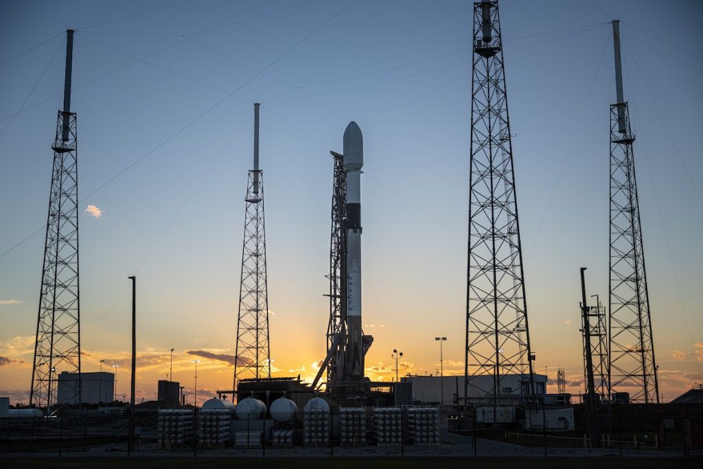 SpaceX akan meluncurkan 53 satelit internet Starlink lainnya - Spaceflight Now