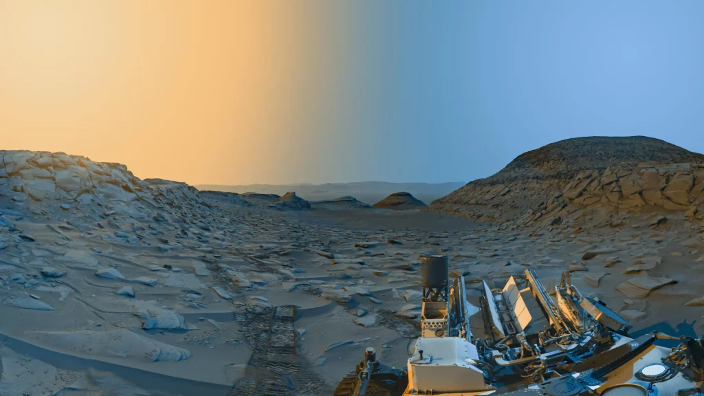 NASA menangkap gambar pagi dan sore Mars dalam satu "kartu pos".