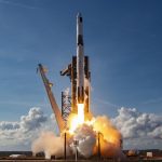 Tonton SpaceX meluncurkan misi kargo Naga ke stasiun luar angkasa hari ini