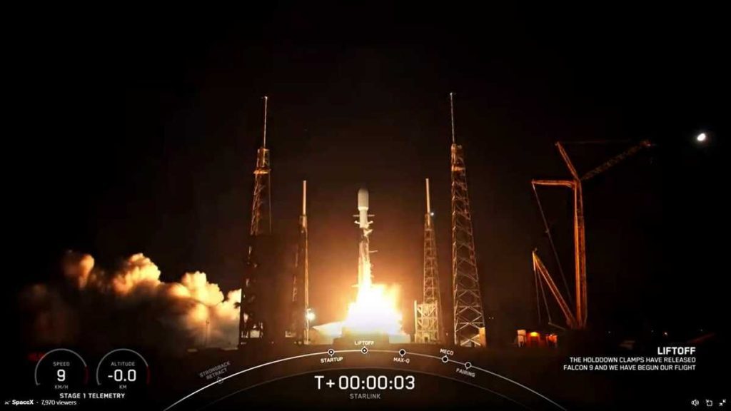 SpaceX meluncurkan satelit Starlink di Florida
