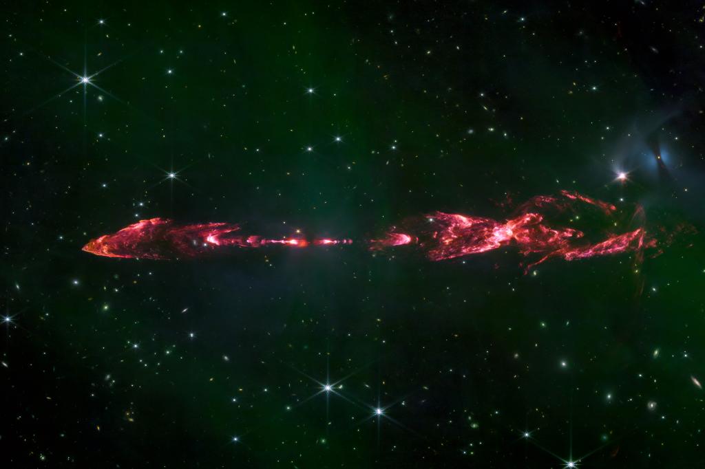 Teleskop menangkap gambar menakjubkan dari sebuah bintang yang lahir 1.300 tahun cahaya dari Bumi