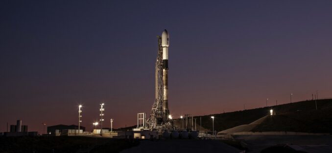 SpaceX meluncurkan roket Falcon 9 dari California yang membawa 22 satelit Starlink - Spaceflight Now