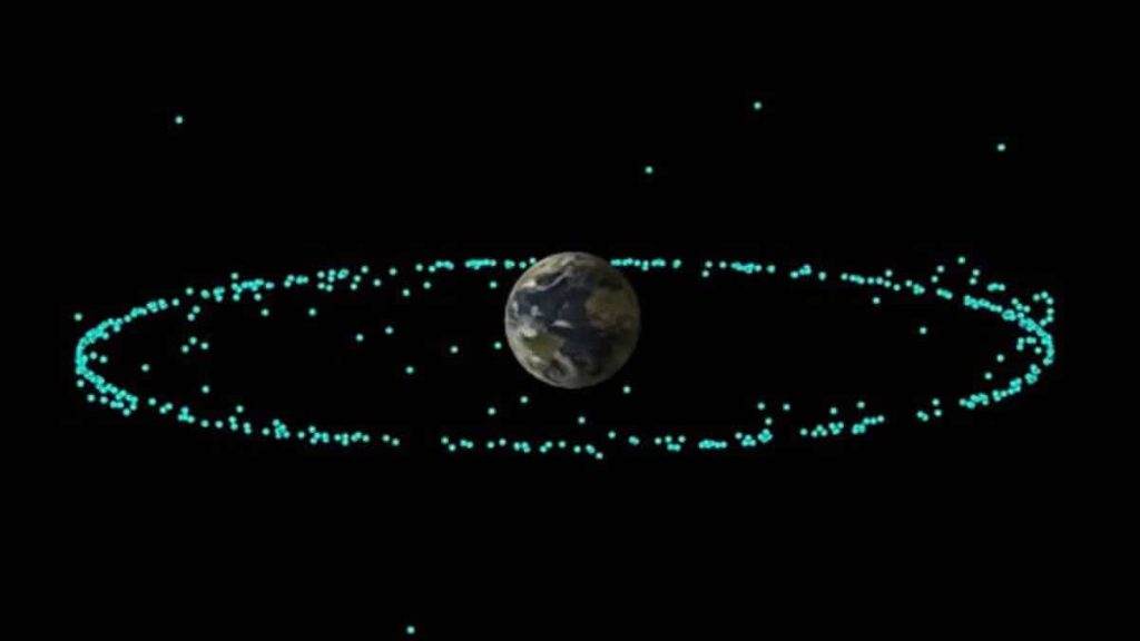 Asteroid Apophis melintas dekat Bumi dalam pertemuan pertama yang tercatat dalam sejarah