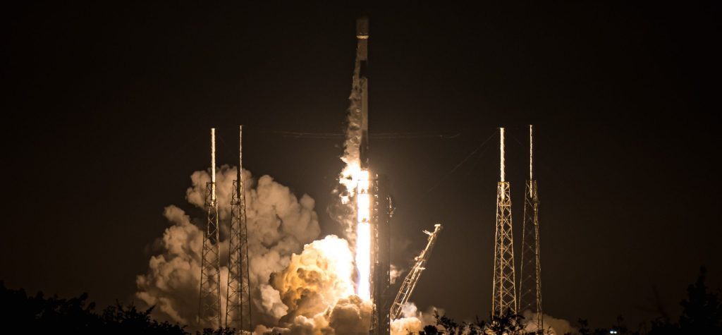 SpaceX melanjutkan perjalanannya hingga 100 peluncuran dalam satu tahun