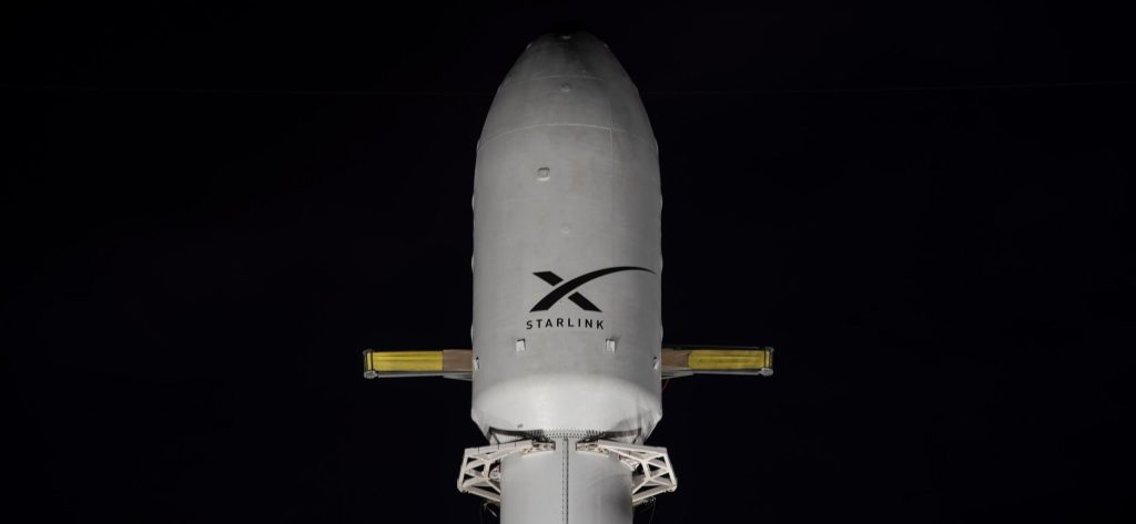 Tim SpaceX meluncurkan roket Falcon 9 pada misi Starlink dari Cape Canaveral - Spaceflight Now