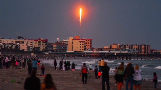 SpaceX Starlink akan diluncurkan Minggu malam dari Cape Canaveral