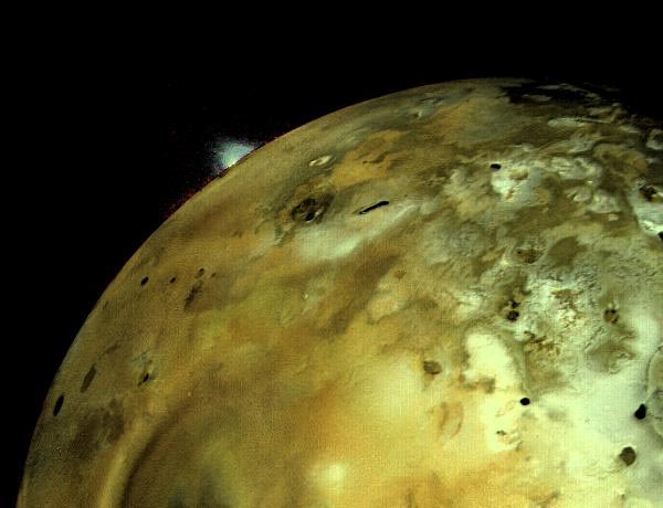 Letusan gunung berapi di Io Voyager 1