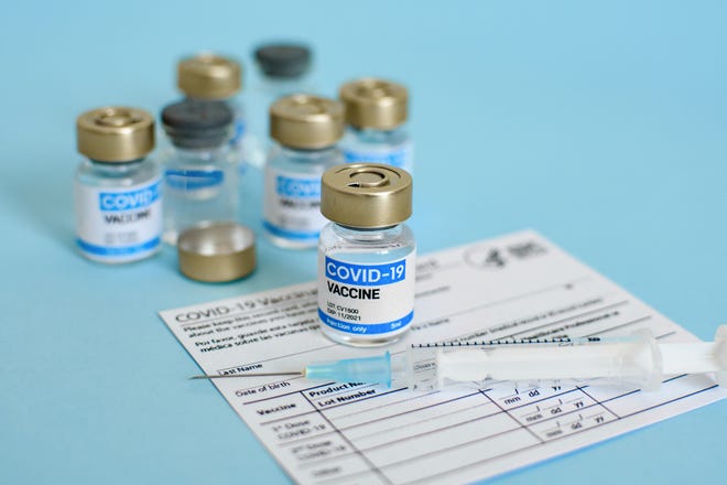 CDC mengatakan vaksin COVD-19 tidak terkait dengan kematian jantung mendadak.