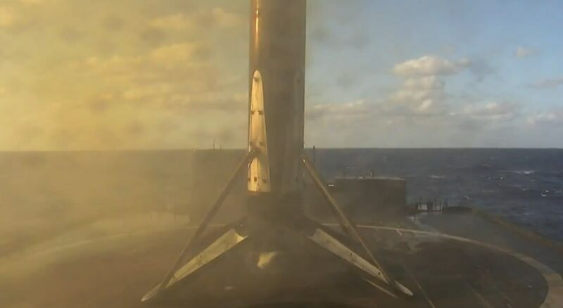 SpaceX mendaratkan booster ke-300 pada hari Selasa.