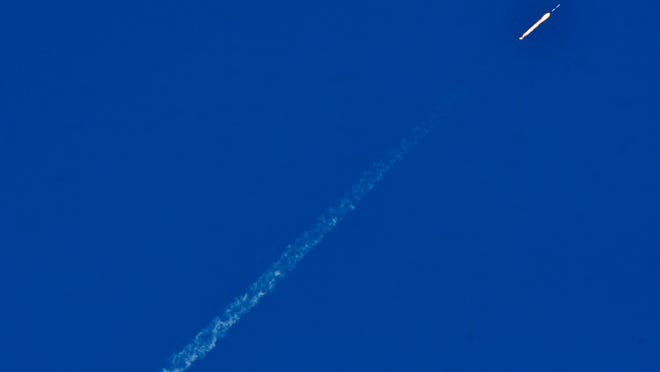 Pembaruan langsung dari peluncuran Starlink Falcon 9 di KSC