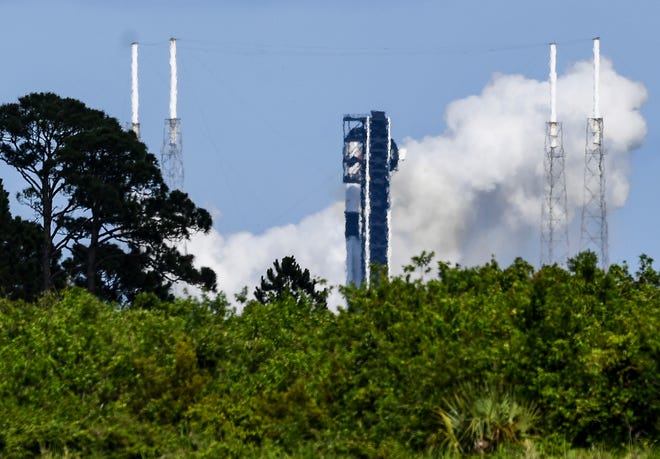 Roket SpaceX berhenti bekerja setelah mesinnya terbakar pada hari Jumat di Cape Canaveral