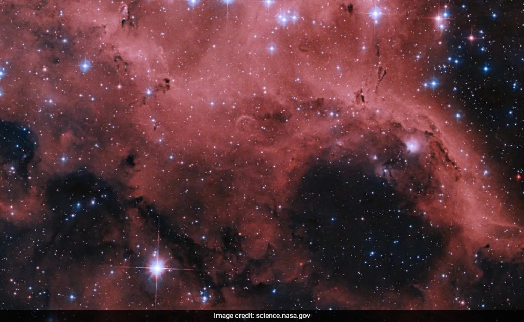 Teleskop Hubble NASA mengambil gambar wilayah “permen kapas” di luar angkasa. Lihat gambar